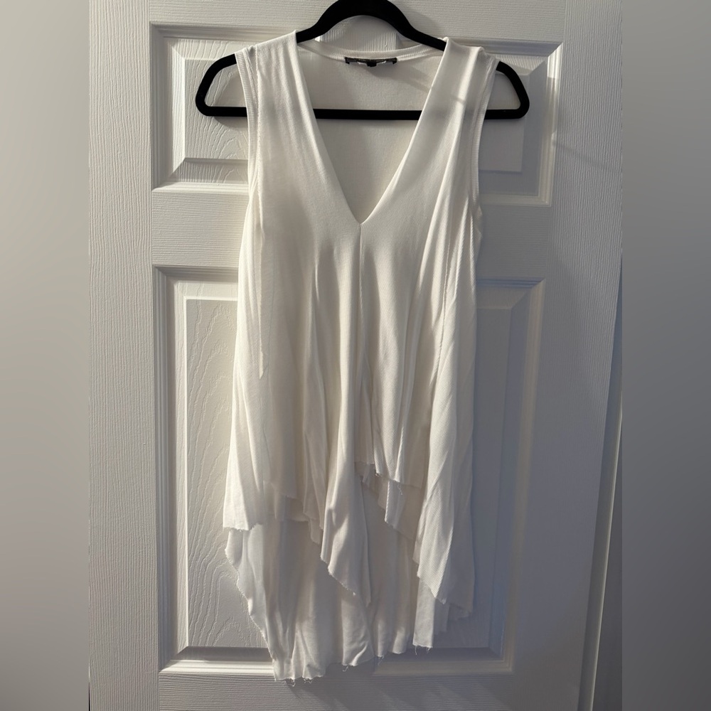 BCBGMaxAzria White Layered V-Neck Sleeveless Top Size Small